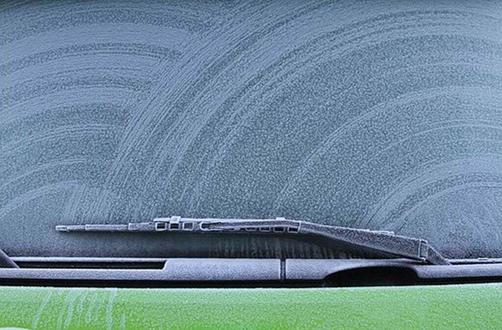 how to remove scratches from windshield