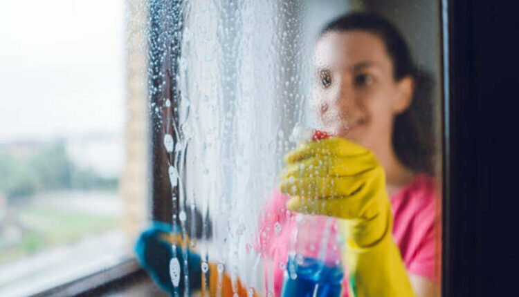 how to remove glue from glass