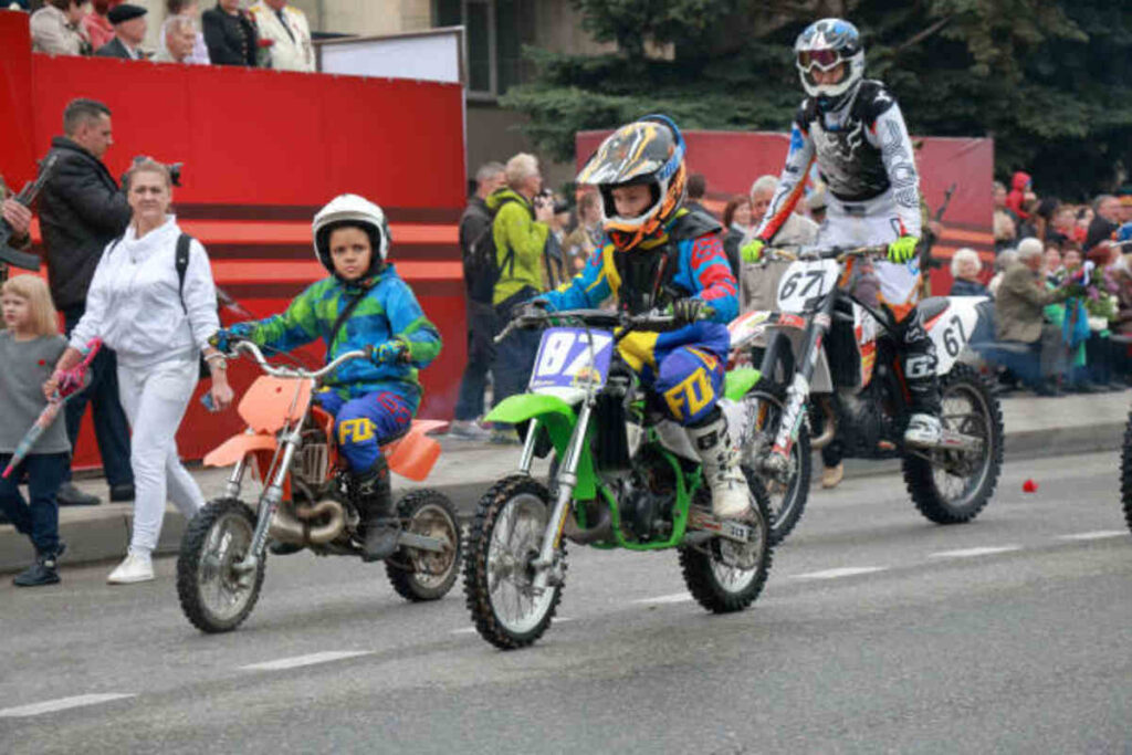 Collective Roar of Revving Engines at Cotee River Bike Fest